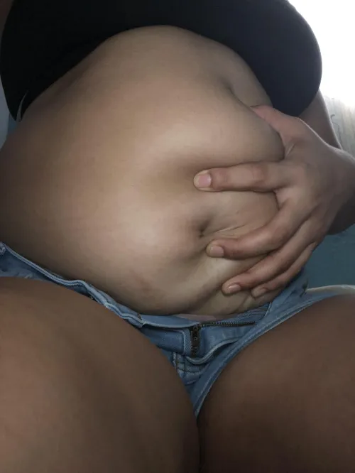 Thumbnail Fill Me Up: Join Pregnant_Elibelly in Stuffers Experience