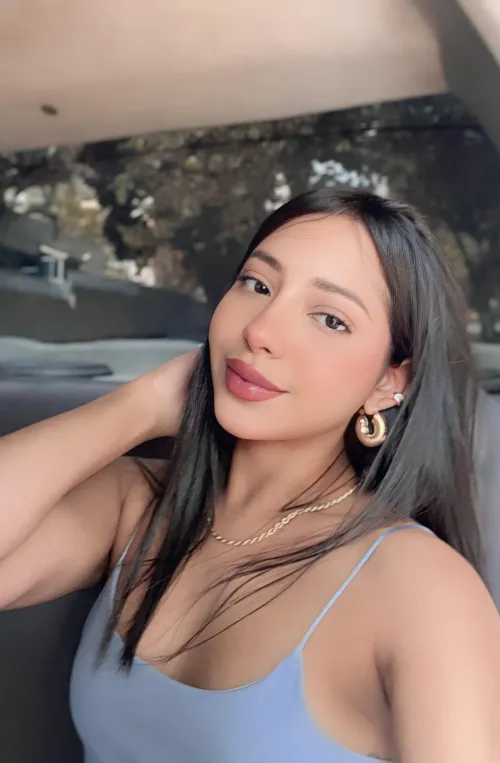 Thumbnail Brunette Beauty: Blairgomez Rocks the Mexicana Look at 23