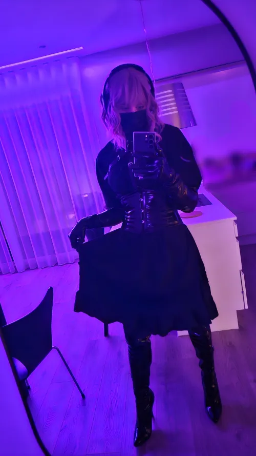 Thumbnail ShinySisssy: Shiny Boi Making an Entrance in femboy Category