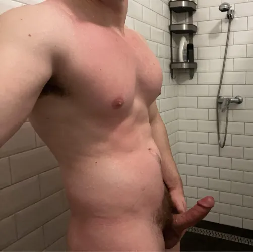 Thumbnail Top_gaymedstud99's Post-Workout Invitation in GaybrosGoneWild