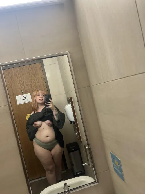 Thumbnail Join Me in the Bathroom with Glitteringworm78 | Bigtiddygothgf