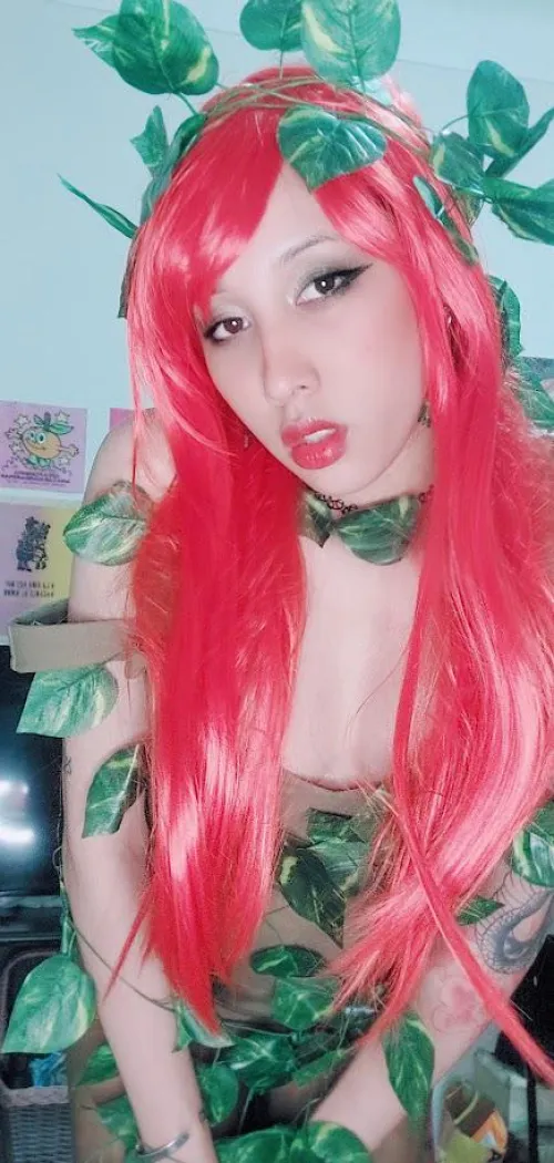 Thumbnail Cosplay Delight: Poison Ivy Transformation by xnemeiax in cosplaygirls