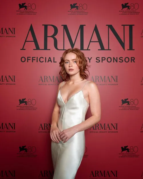 Thumbnail Embracing Elegance: Appreciating Sadie Sink's Beauty