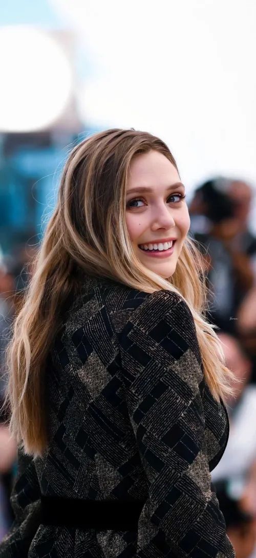 Thumbnail Elizabeth Olsen's Allure: Beauty Beyond Compare by havocknight7 - PrettyGirls