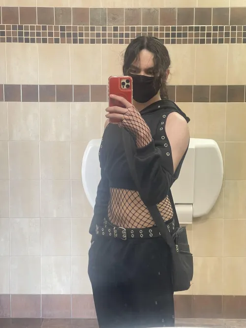 Thumbnail This Is What a Goth Femboy Looks Like in the Wild by Changeaccountsoon