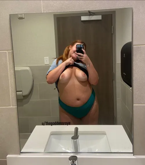 Thumbnail TheGoddessRaye: Would You Meet a Chubby Girl by the Pool? - BBW Chubby