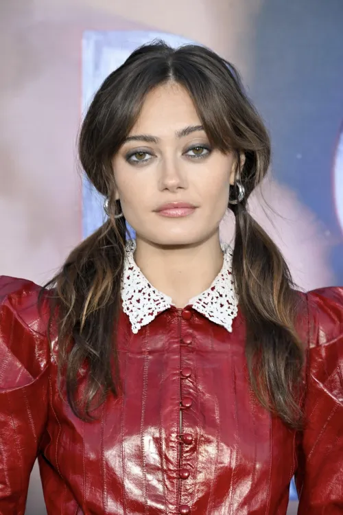 Thumbnail Ella Purnell: A Glimpse of Beauty by ControlCAD - PrettyGirls