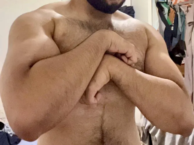 Thumbnail Calling for Daddies - Author: Hairybitop | GaybrosGoneWild