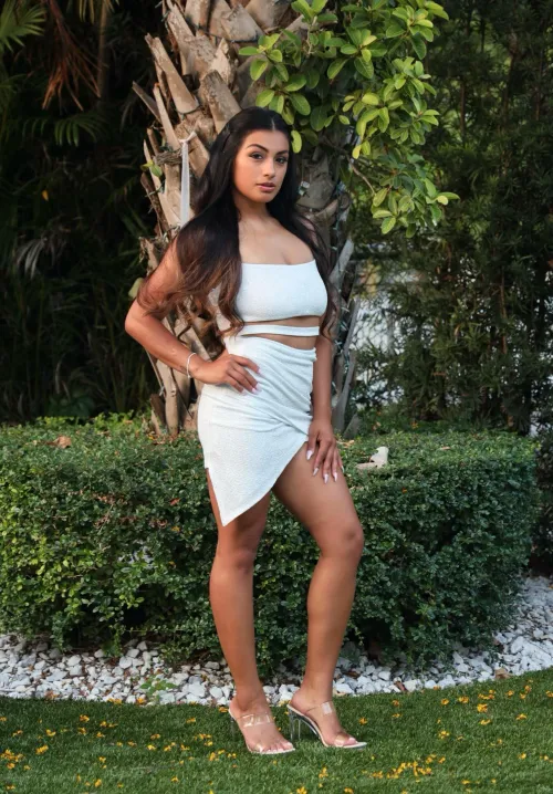 Thumbnail Celebrating ClassyPornstars with the Captivating Karina Valentina