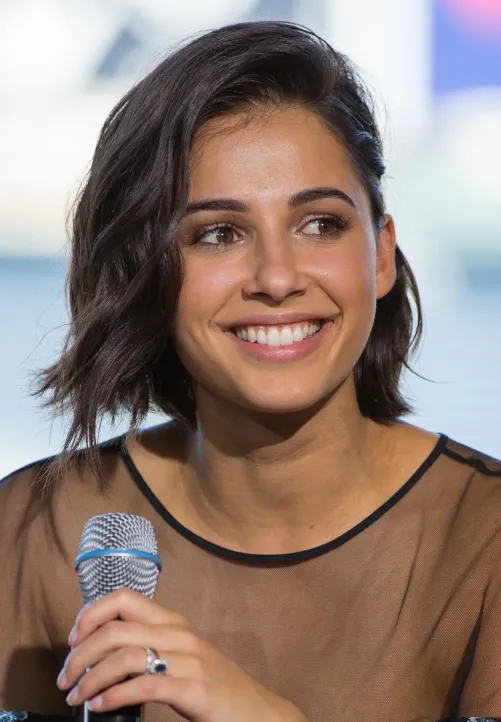 Thumbnail Discovering Beauty: Naomi Scott by JumpySignature5588