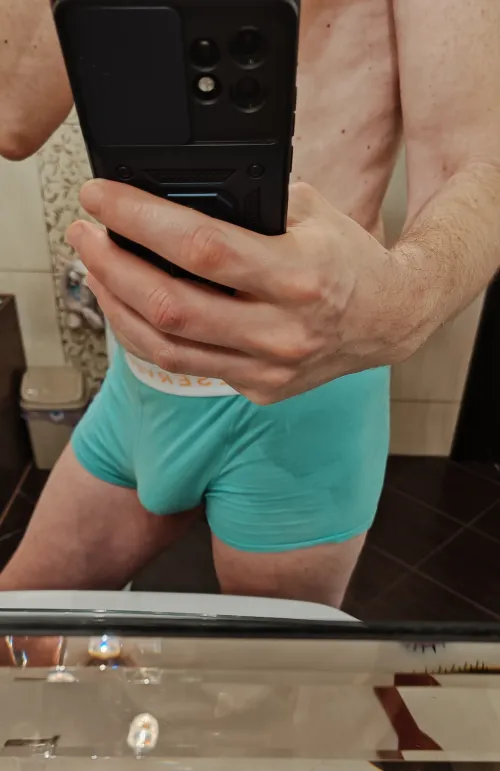 Thumbnail james2funky2 Wishes a Good Morning in the Bulges Category