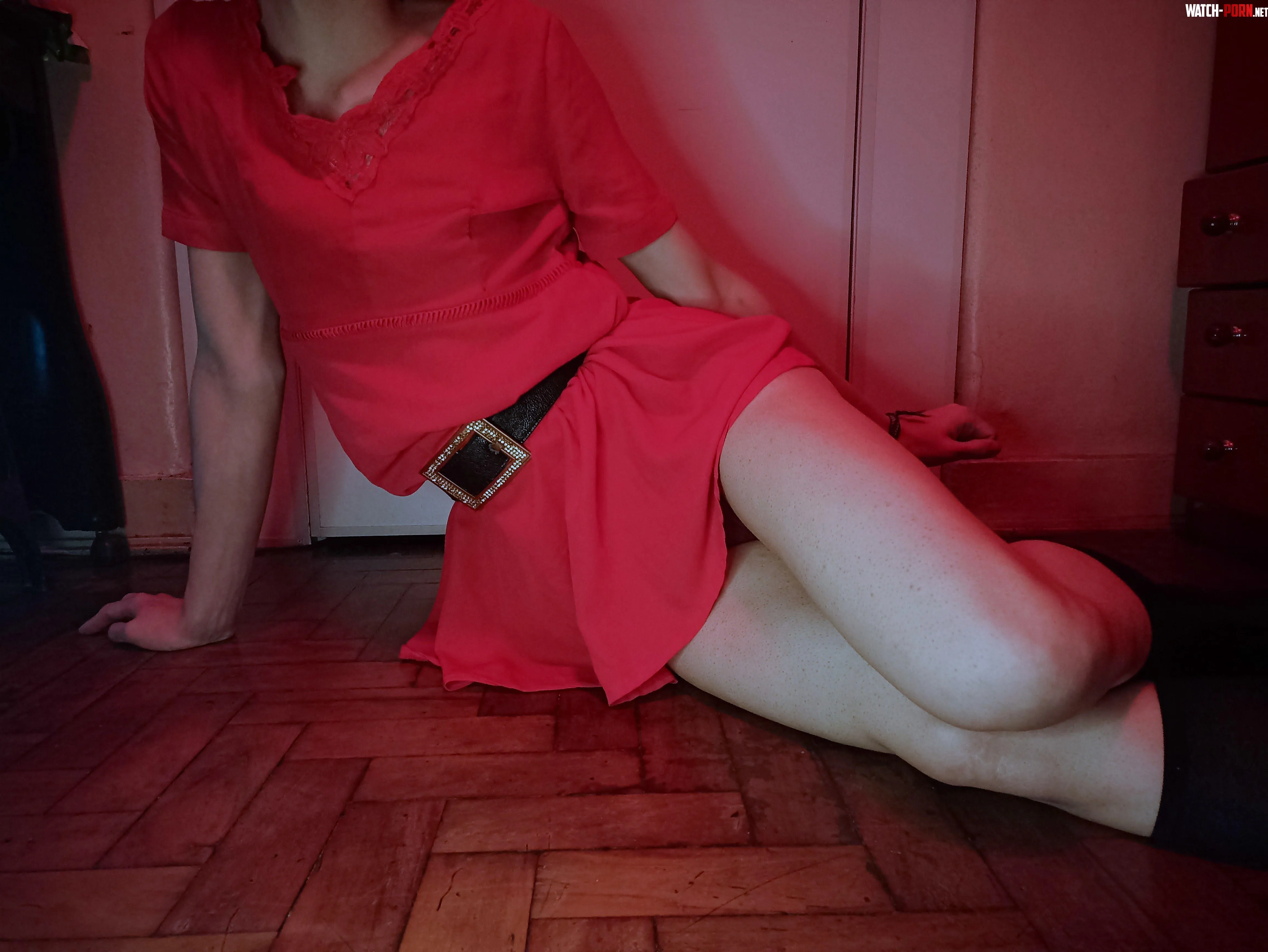 what u guys think of red dresses 3 by wmelonfemboy