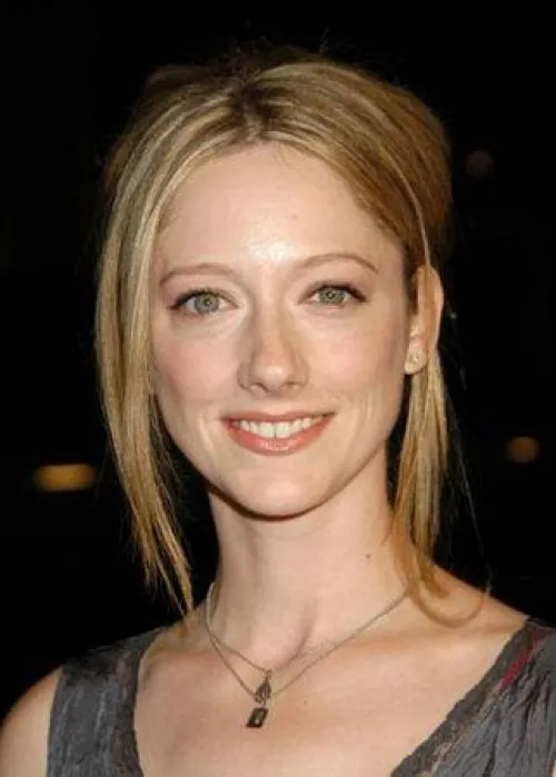 Thumbnail Discover the Alluring Judy Greer | PrettyGirls