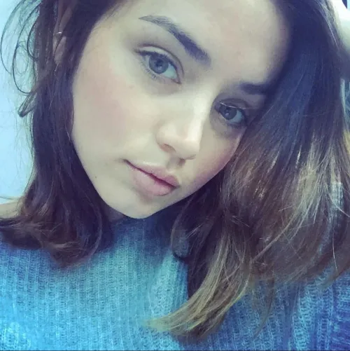 Thumbnail Ana de Armas: The Epitome of Beauty & Grace | PrettyGirls Showcase