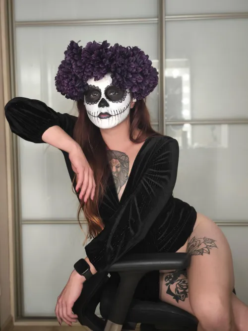 Thumbnail Santa Muerte Cosplay: A Stunning Display by InkRuby