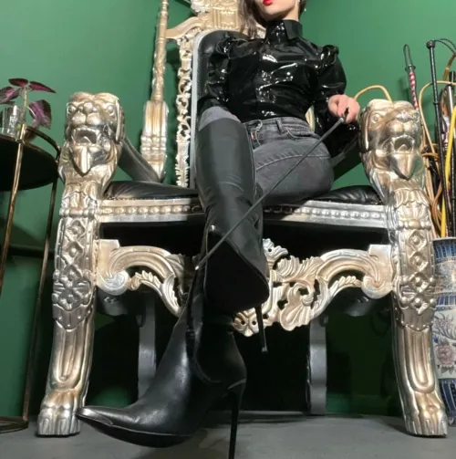 Thumbnail Goddess in Leather Boots: charmingbaddie's Allure Explored