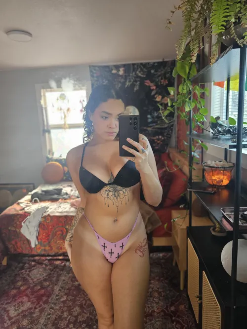 Thumbnail Youthful and Thick: Anticipating MILF Charms | ariaxxo | Thick