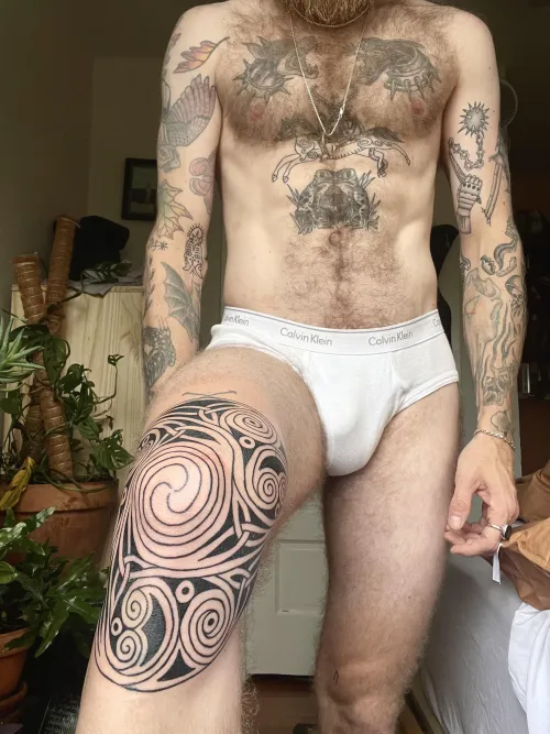 Thumbnail _vuorinen's Experience with Knee Blasting in hotguyswithtattoos