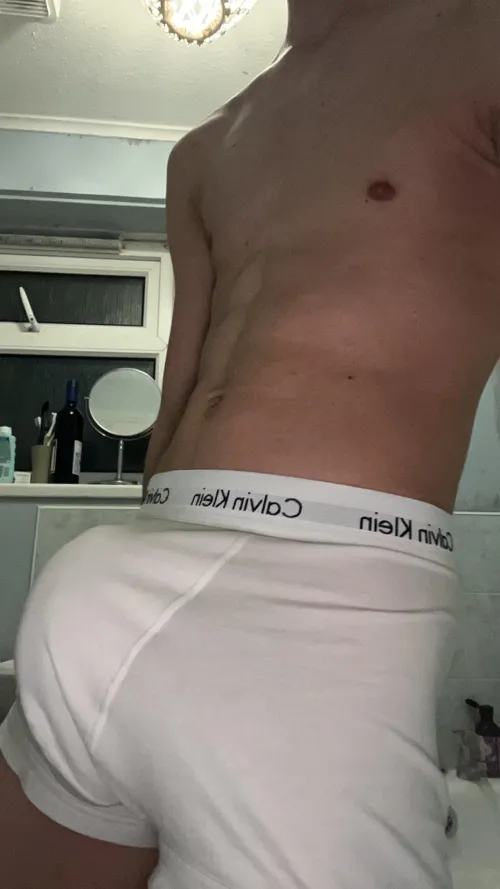 Thumbnail Responsible-Pie4252's Locker Room View Featured | Bulges Category