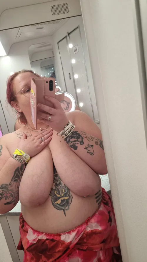 Thumbnail Bbw Aircraft Bathroom by Cindytyne_NZ: Boobs