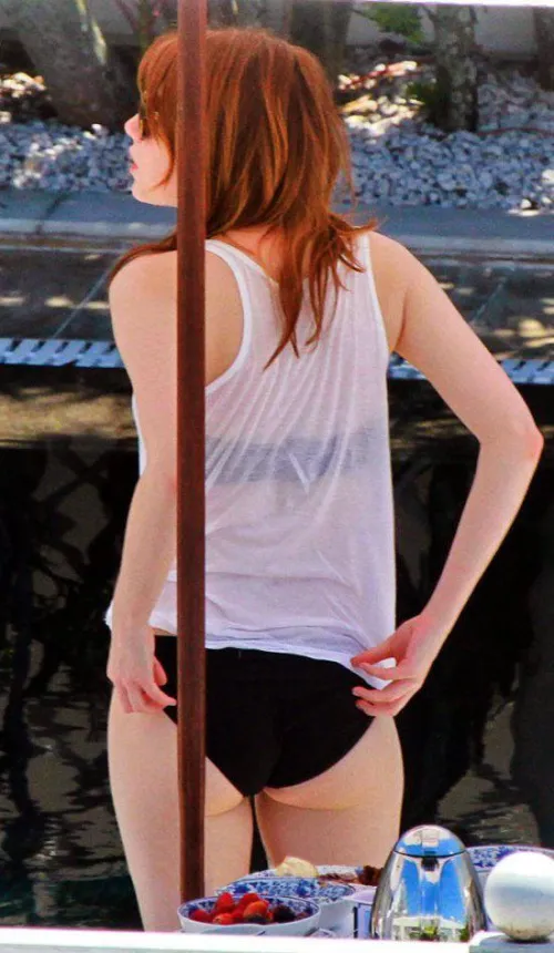 Thumbnail Emma Stone's Allure in CelebrityButts by BaeberFSN