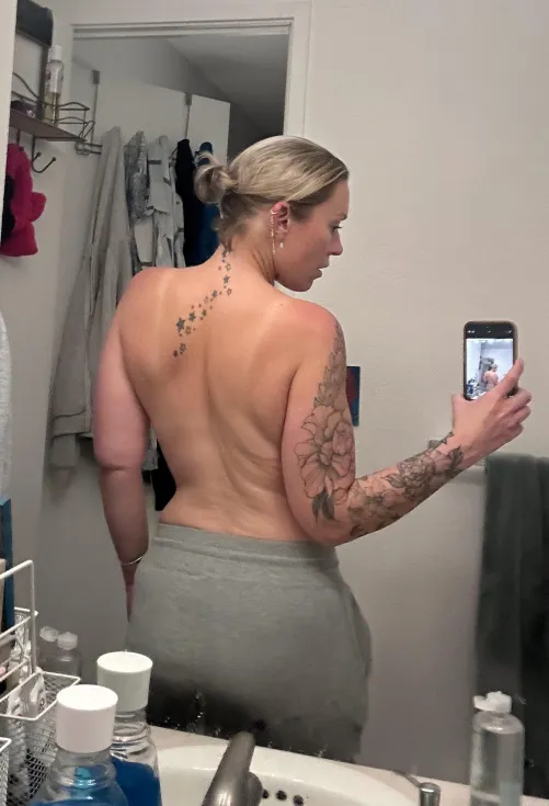 Thumbnail Back Fat & Booty Love: magicnthemirror's MirrorSelfie Wisdom