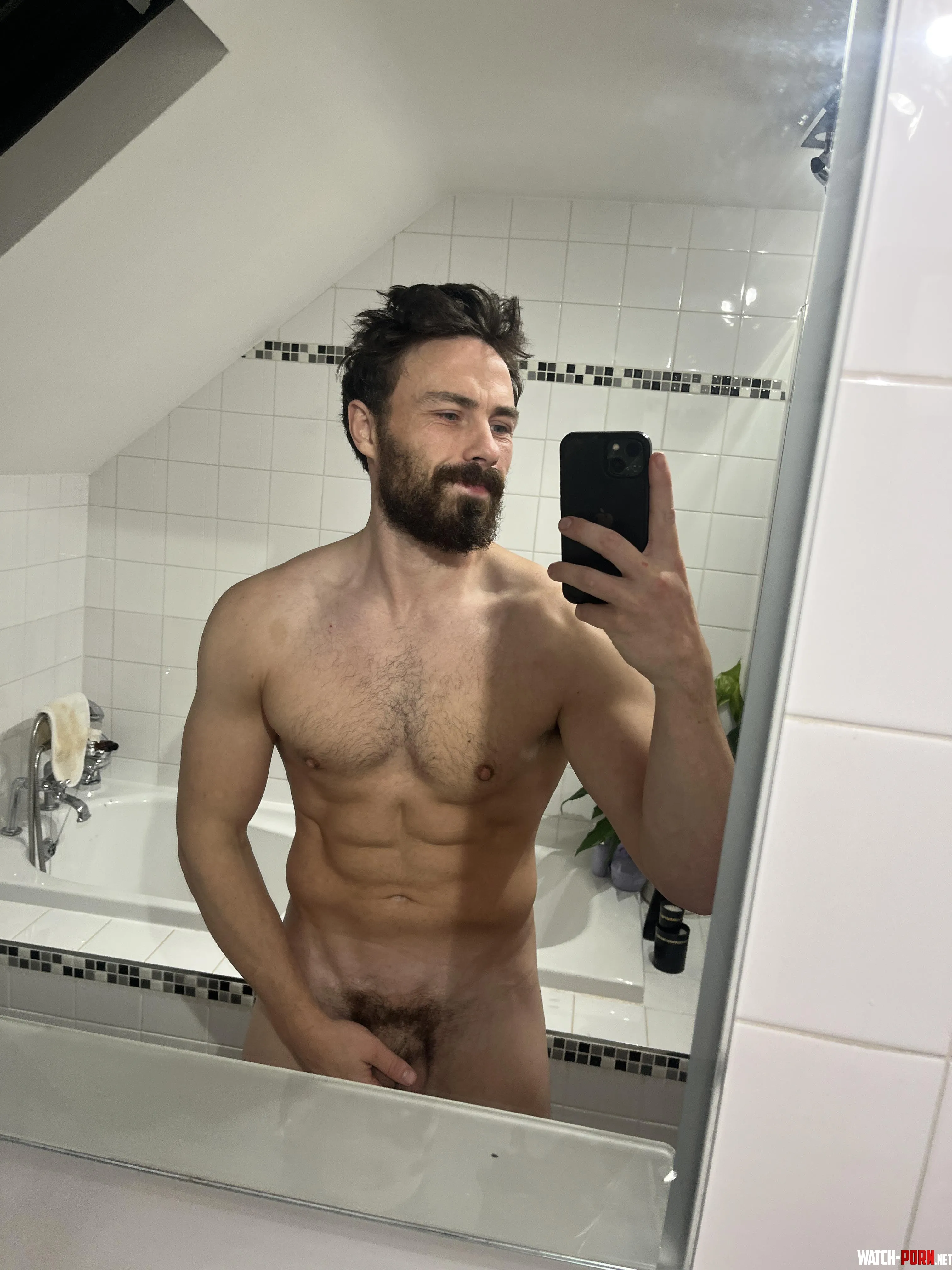 Any ladies want to chat to a bearded Irish man  by remymartin18