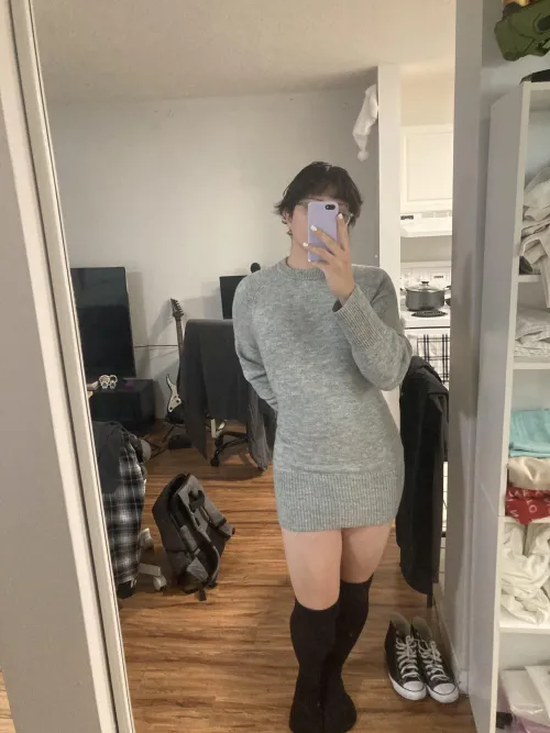 Thumbnail Femboy Vibes: Pinch Dress Back Curve Activation with doesitevemakesense