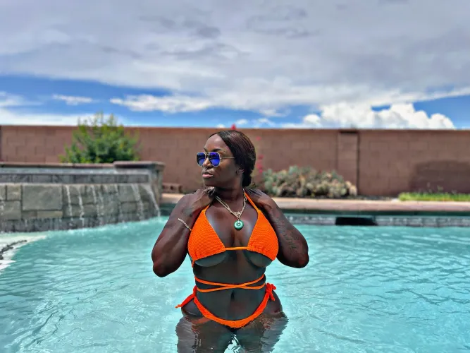 Thumbnail Orange Beauty: Self-Confidence Boost in BikiniBodies Talk