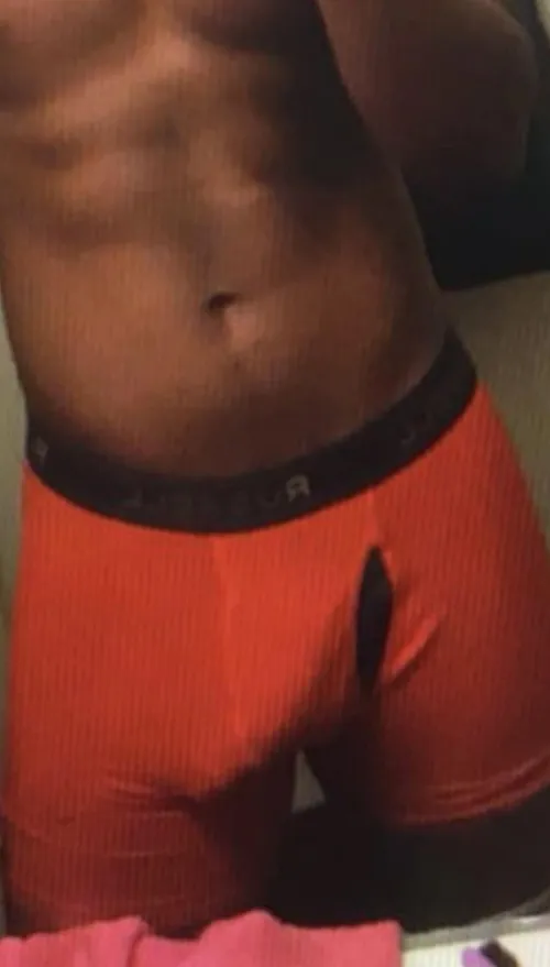 Thumbnail Elevate Your Selfie Game: A Guide by ImMostlyOkay24 in the Bulges Category