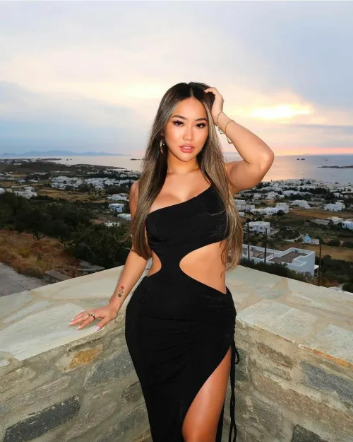 Thumbnail Holiday Hottie: Experience the Allure of CitronDue217's RealAsians World