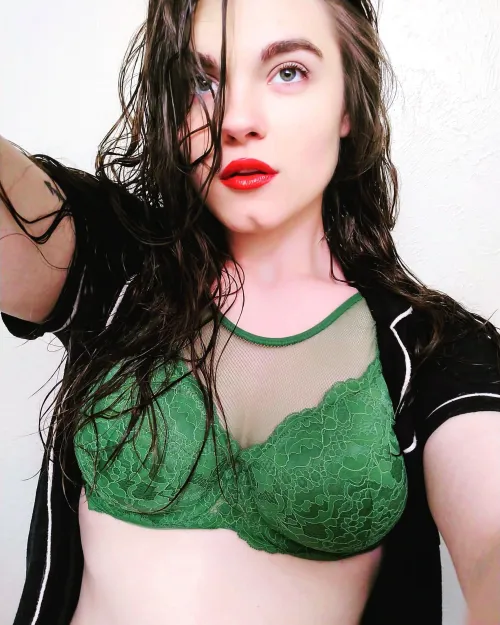 Thumbnail Green and Gorgeous: indie_BOATwrestling's Vibrant Display in SexyButNotPorn