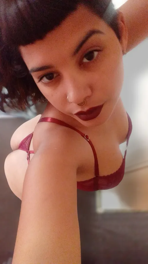 Thumbnail Embrace Natural Curves: poisongoddes Invites You to Explore OnlyFansGirls101