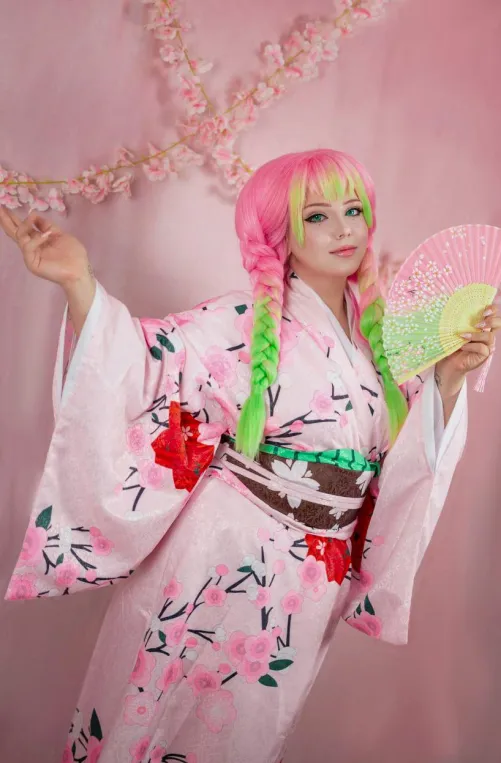 Thumbnail Kuroitsune's Mitsuri Kanroji Cosplay Delight in cosplaygirls