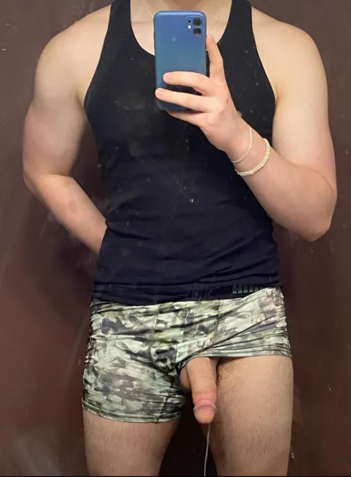 Thumbnail Gayboyaaron's Invitation: 19, DM Me for Some Fun in Boxershorts