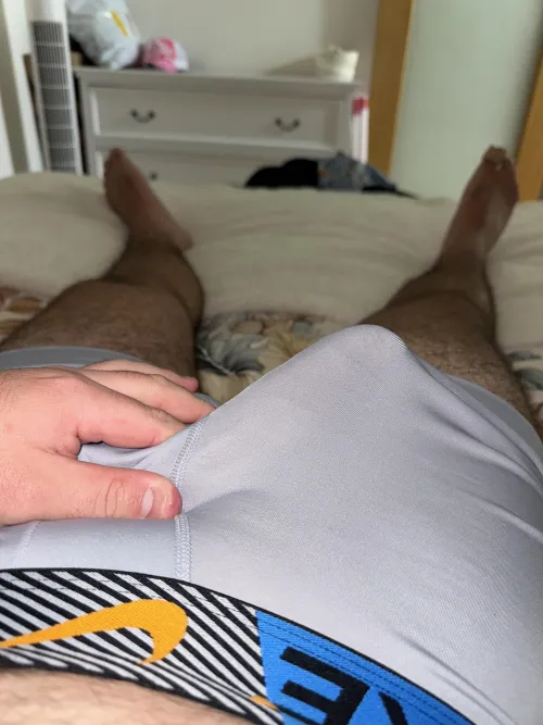 Thumbnail Sporty Style: Common_Echo5397 Shows Off in Nike 'Bulges' Presentation