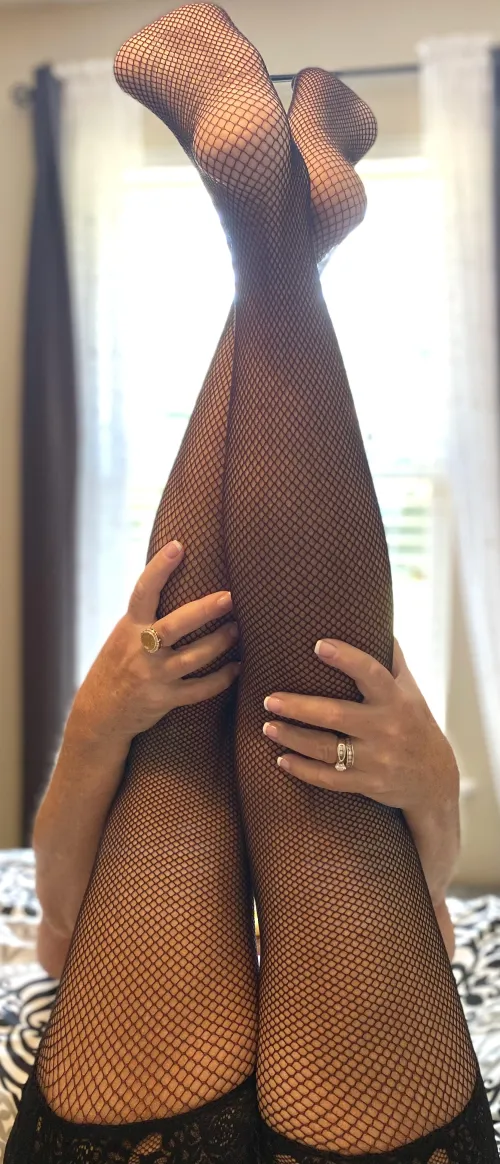 Thumbnail Rules: Fishnets and Ring Stay On - WeddingRingsShowing | ChubbyGirl69