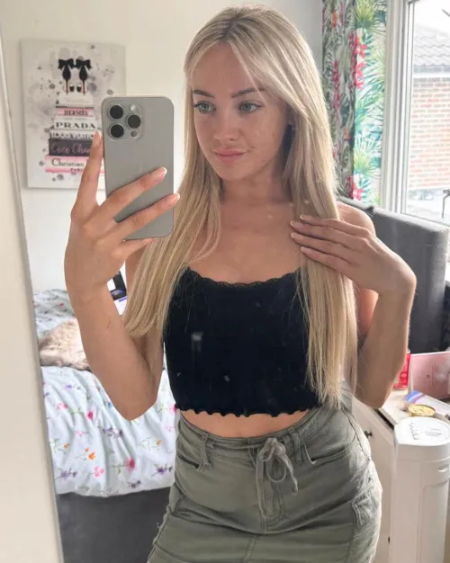 Thumbnail Feeling Cute in This Croptop - Stylish Vibes