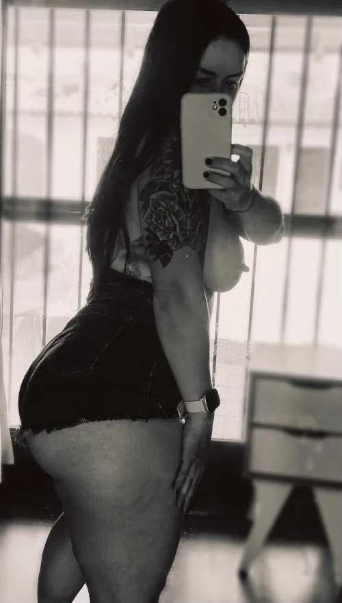 Thumbnail pilar_baby's MirrorSelfie Seduction: A Booty to Enthrall All