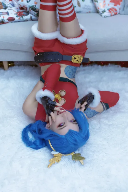 Thumbnail Cosplay Escapades: Jinx Impersonation by whiteeefox | xFoxyCosplay