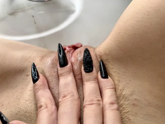 Thumbnail Juicy Flash: Juliadomaina's Provocative Moment