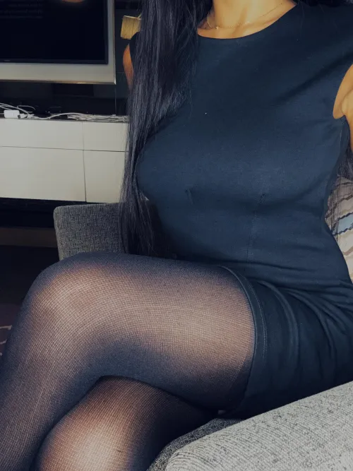 Thumbnail Productivity & Provocation: ValanorValar's Pantyhose Persuasion