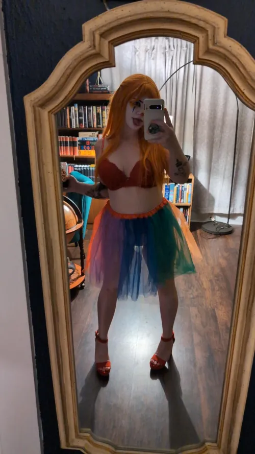 Thumbnail KinkeeKlown's MirrorSelfie Fantasy: A Clowngirl's Playful Reflection