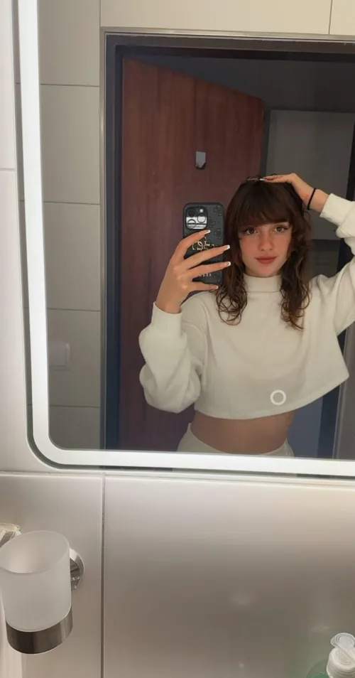 Thumbnail EnchantingBreezex Seeks Validation: Does My Croptop Look Good?