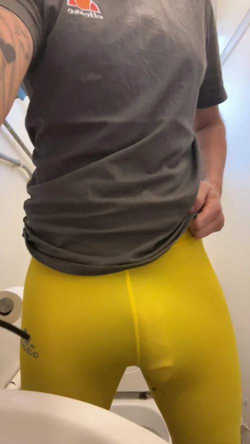 Thumbnail Married Dad Celebrates Completing 10k Run! | londonboyyy90 | Bulges