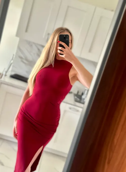 Thumbnail Feeling Confident in This Dress: WifeyCrystalDawn's Review | Tightdresses