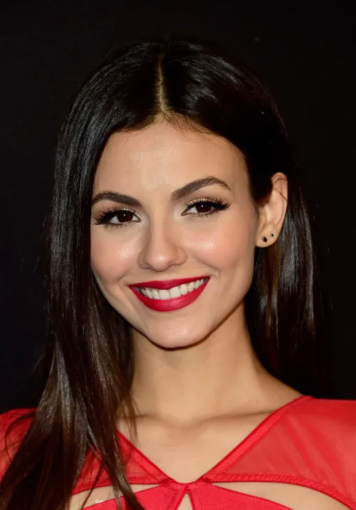 Thumbnail Ken789gh Explores the Beauty of Victoria Justice | PrettyGirls