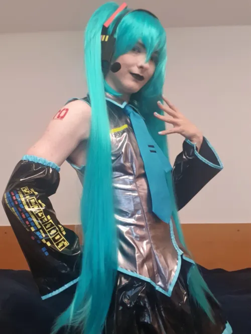 Thumbnail A5hunera Steps into Miku Cosplay World