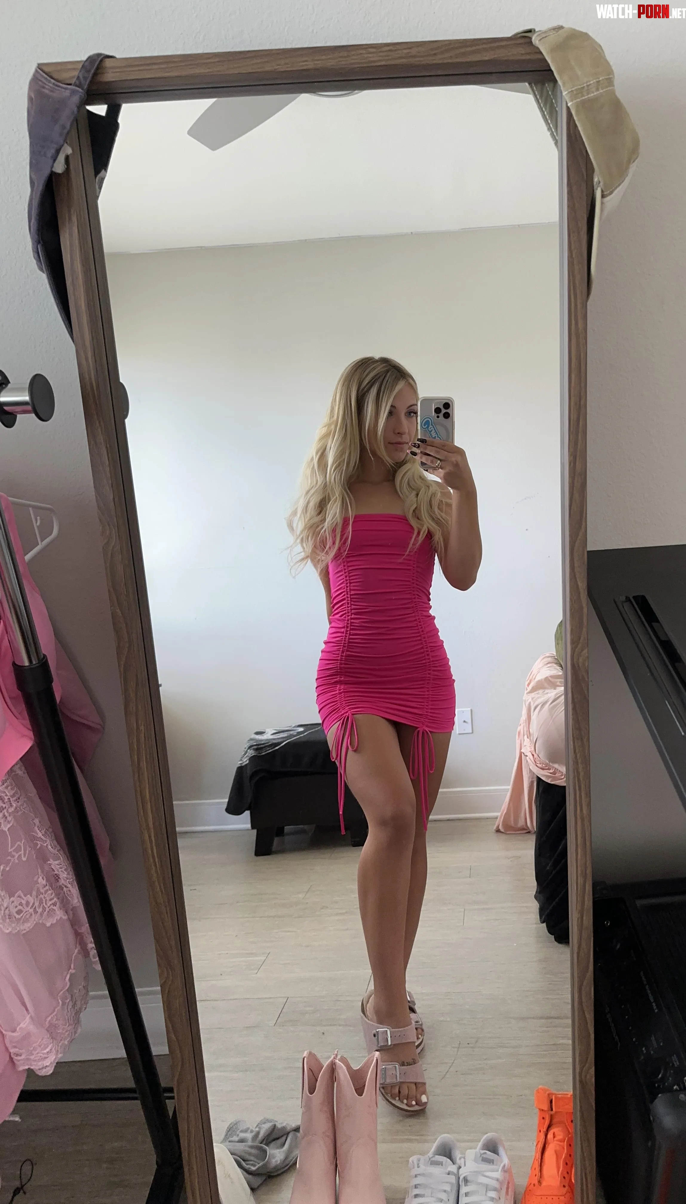 Love how my legs look in this dress by lolajean18xo