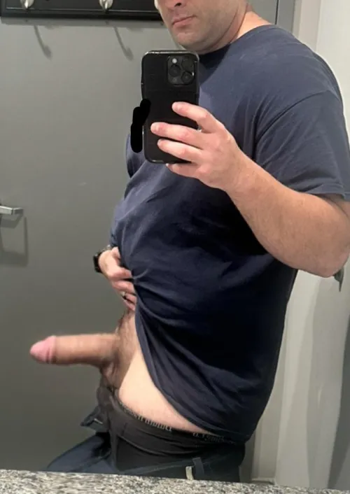 Thumbnail Girth Discussions: HornyandBored825's Penile Queries